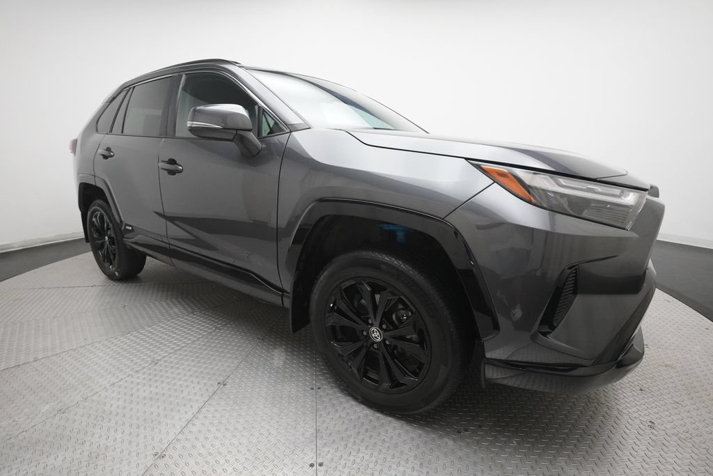 Used 2023 Toyota RAV4 SE w/ SE Grade Weather Package AWD/4WD image 35
