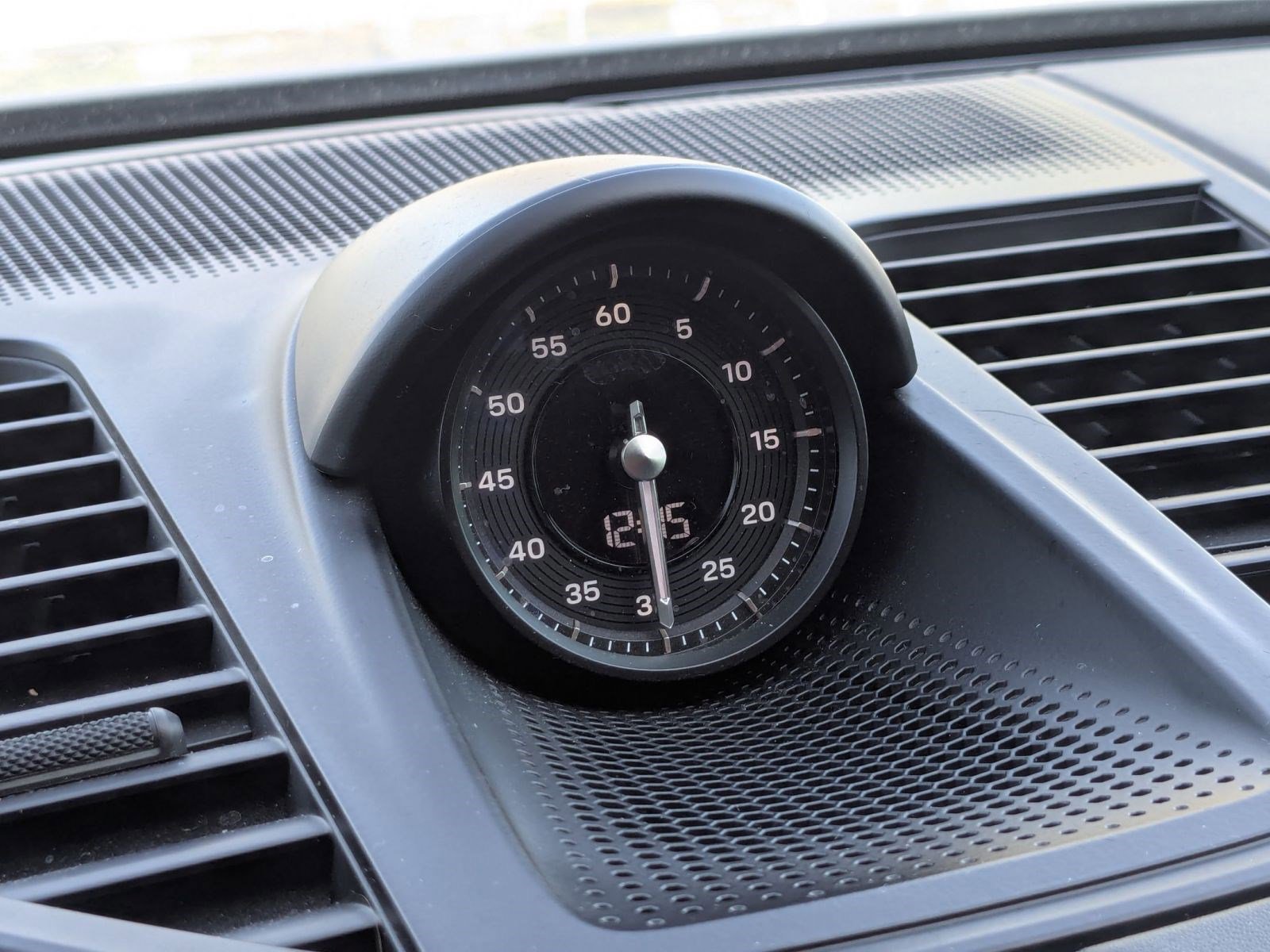 Certified 2025 Porsche Panamera 4 image 20