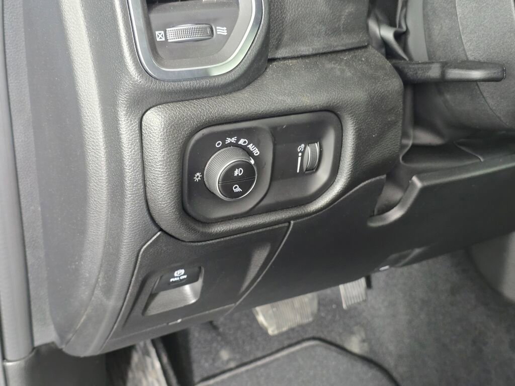 New 2026 RAM 1500 Express AWD/4WD image 21