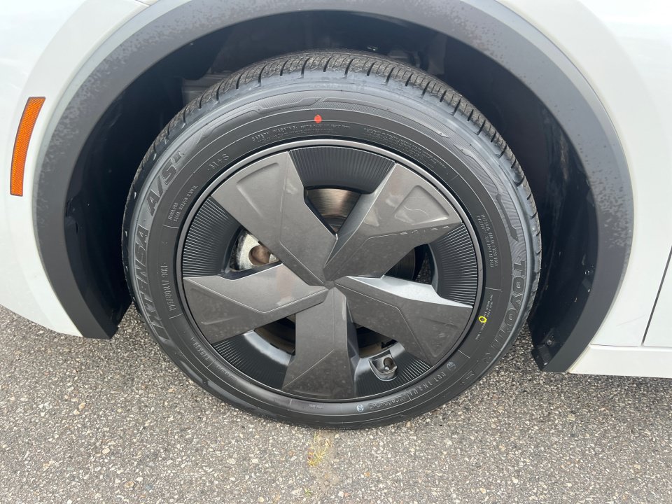 Used 2025 Toyota Prius LE FWD image 27