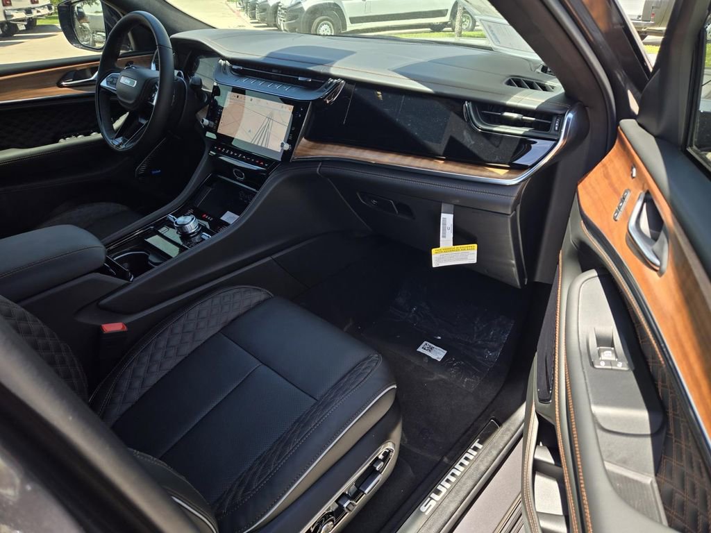 New 2026 Jeep Grand Cherokee Summit AWD/4WD image 9