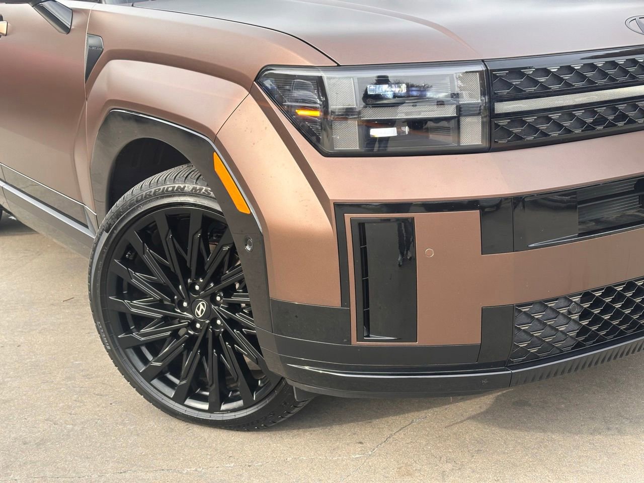 Used 2025 Hyundai Santa Fe Calligraphy image 2