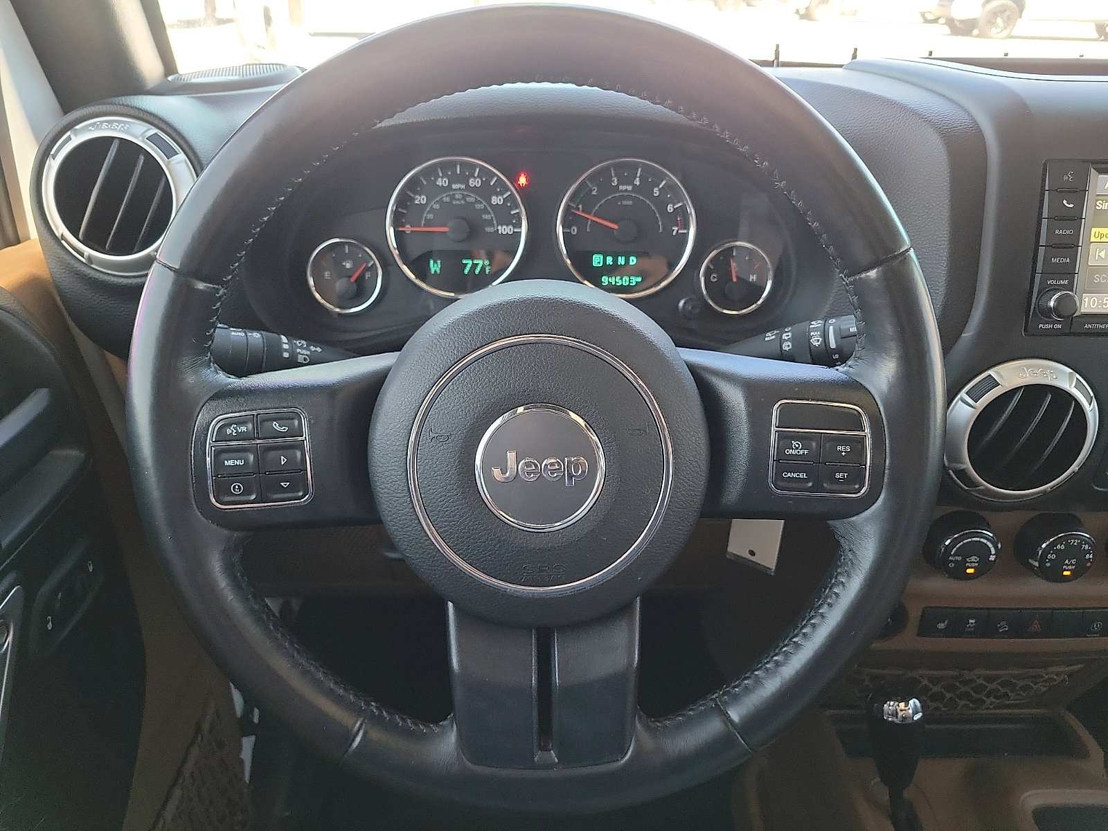 Used 2017 Jeep Wrangler Unlimited Rubicon w/ Connectivity Group AWD/4WD image 19