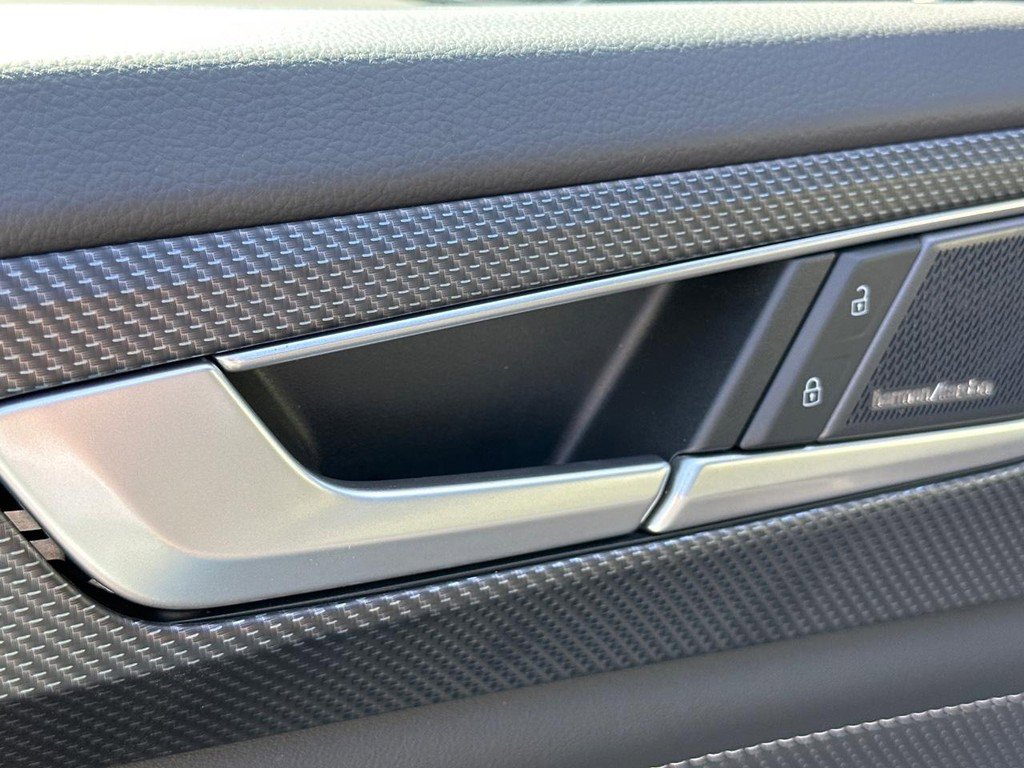 Used 2025 Volkswagen Atlas Cross Sport SEL Premium R-Line image 21