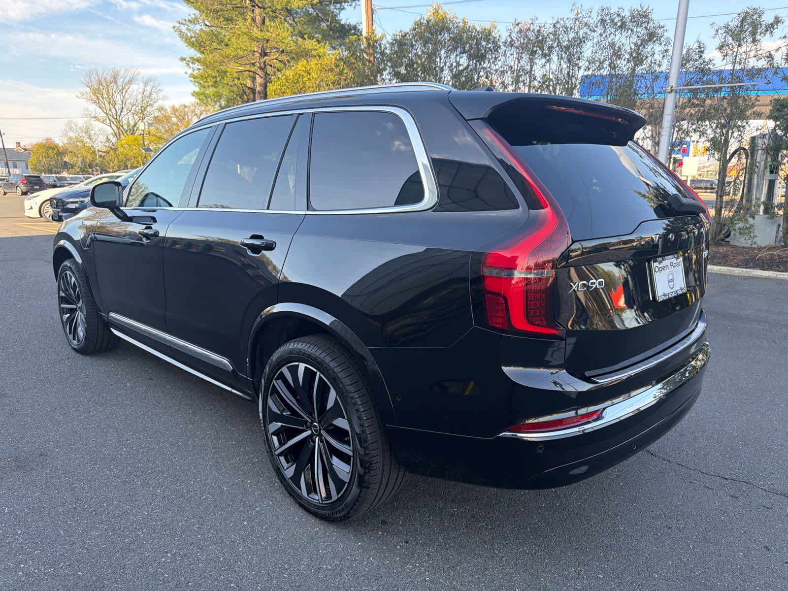 Used 2026 Volvo XC90 T8 Plus w/ Protection Package Premier image 11