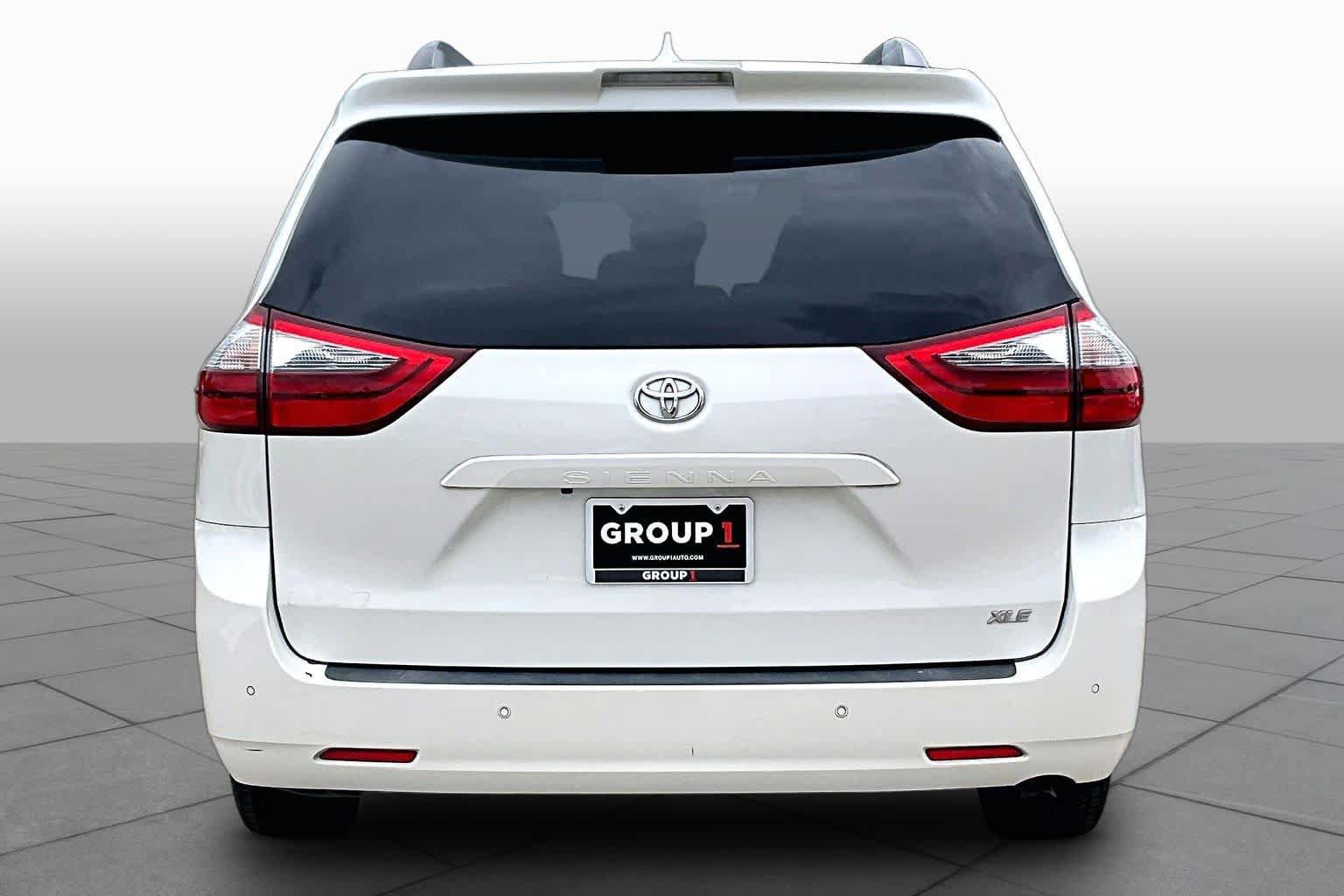 Used 2020 Toyota Sienna XLE Premium FWD image 5