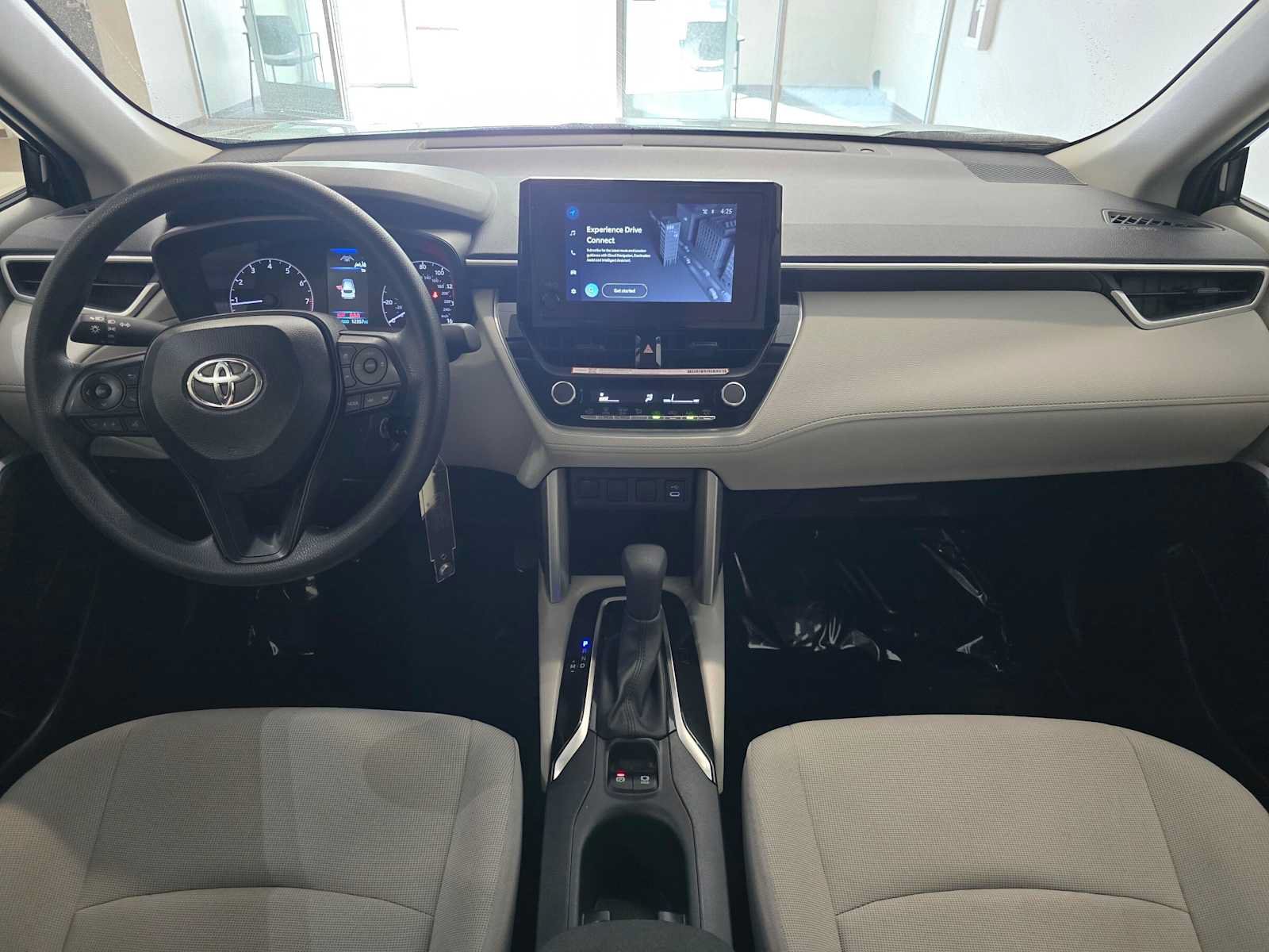 Certified 2025 Toyota Corolla Cross L AWD/4WD image 10
