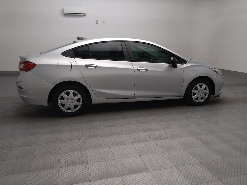 Used 2017 Chevrolet Cruze LS FWD image 10