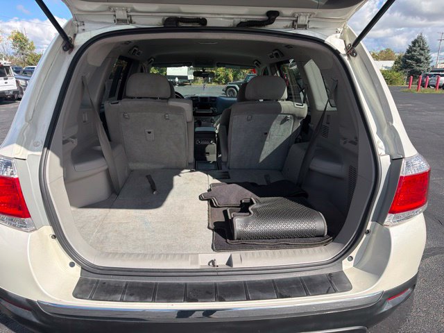 Used 2012 Toyota Highlander FWD w/ Tech Pkg image 7