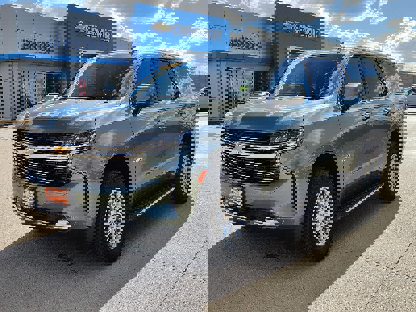 Used 2024 Chevrolet Tahoe LT image 2