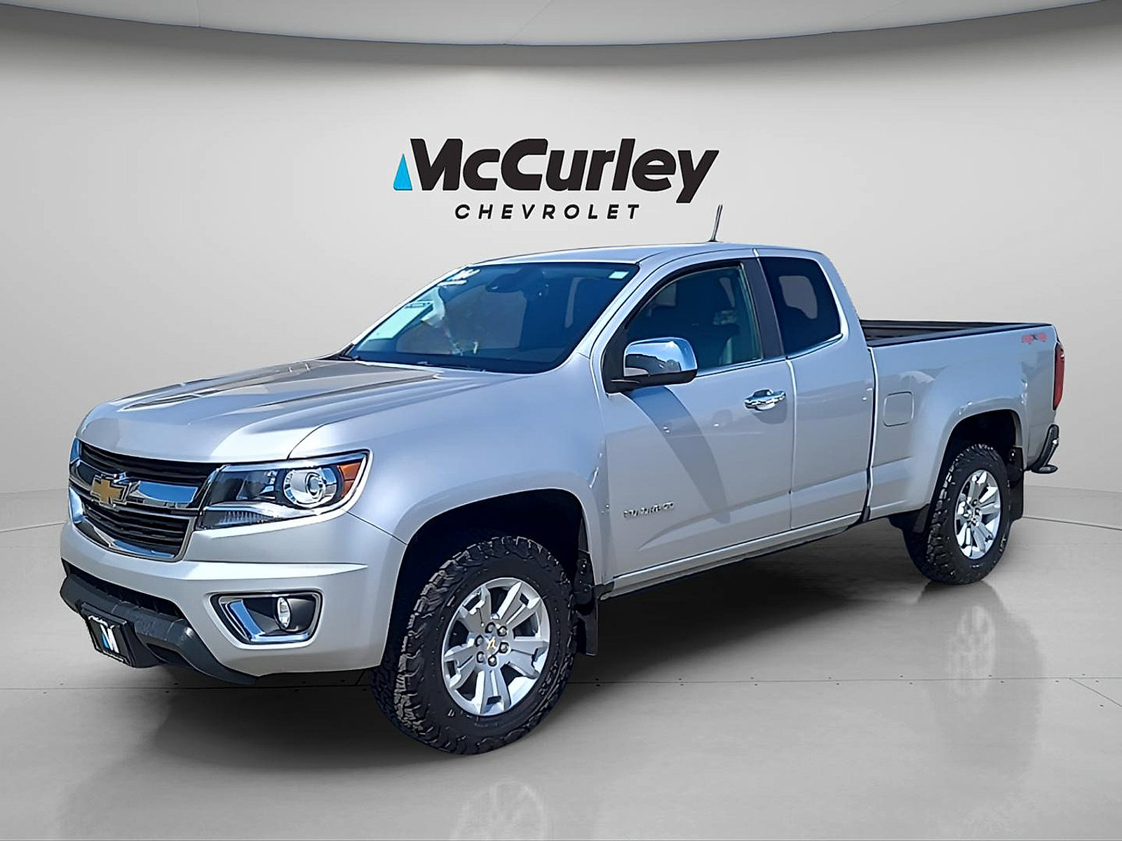 Used 2016 Chevrolet Colorado LT w/ Luxury Package, Chrome AWD/4WD image 2