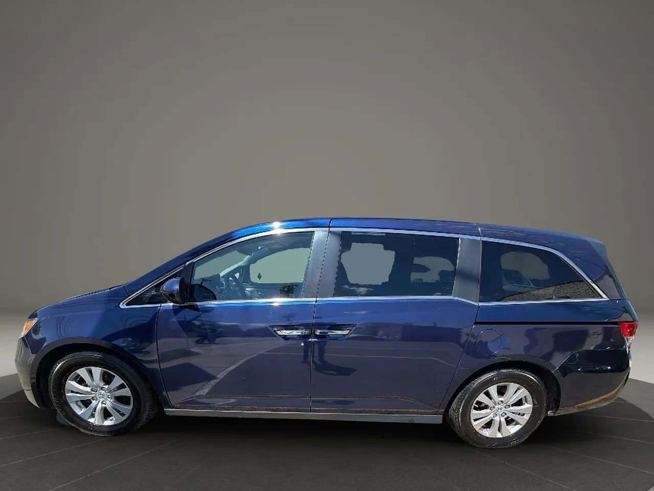 Used 2016 Honda Odyssey SE image 8
