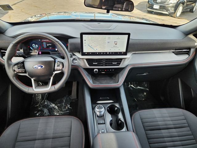 Used 2025 Ford Explorer ST-Line w/ ST-Line Street Pack image 16