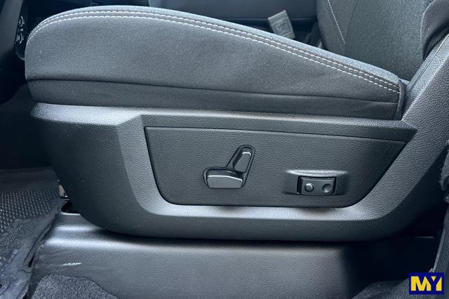 Used 2024 RAM 2500 Big Horn w/ Sport Appearance Package image 13