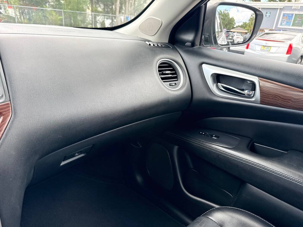 Used 2019 Nissan Pathfinder Platinum FWD image 25