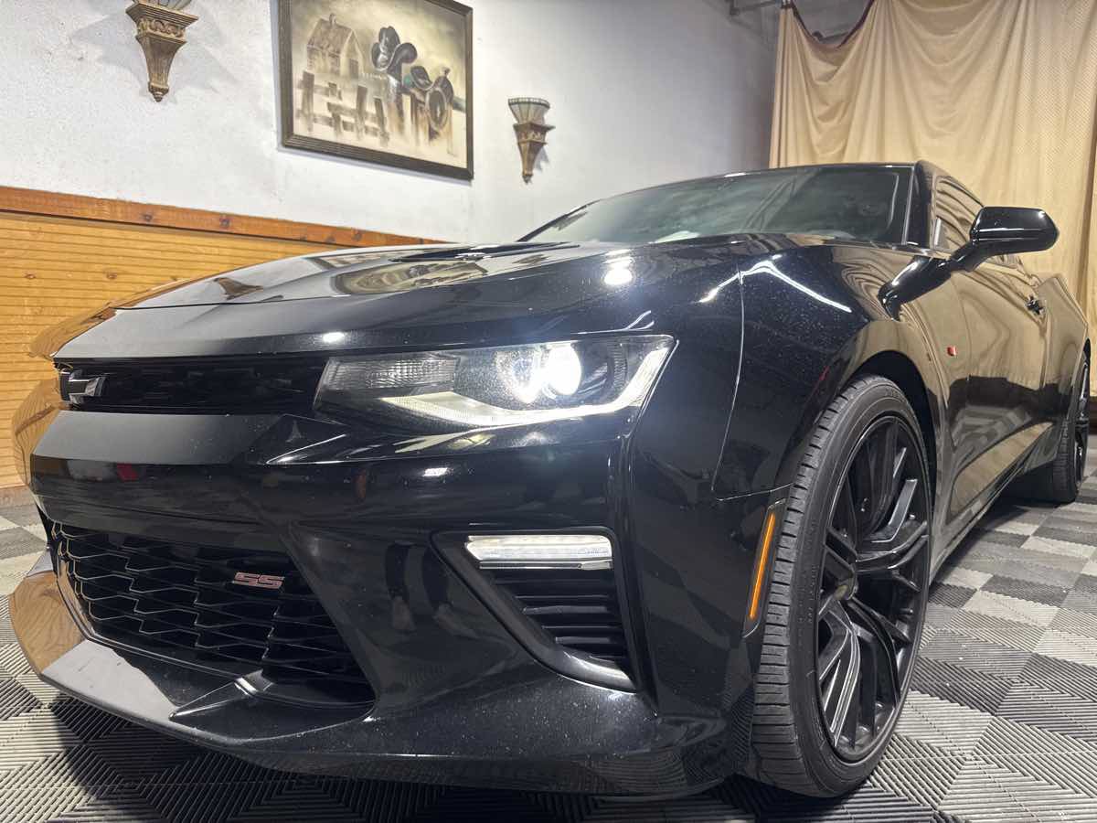 Used 2017 Chevrolet Camaro SS RWD image 4