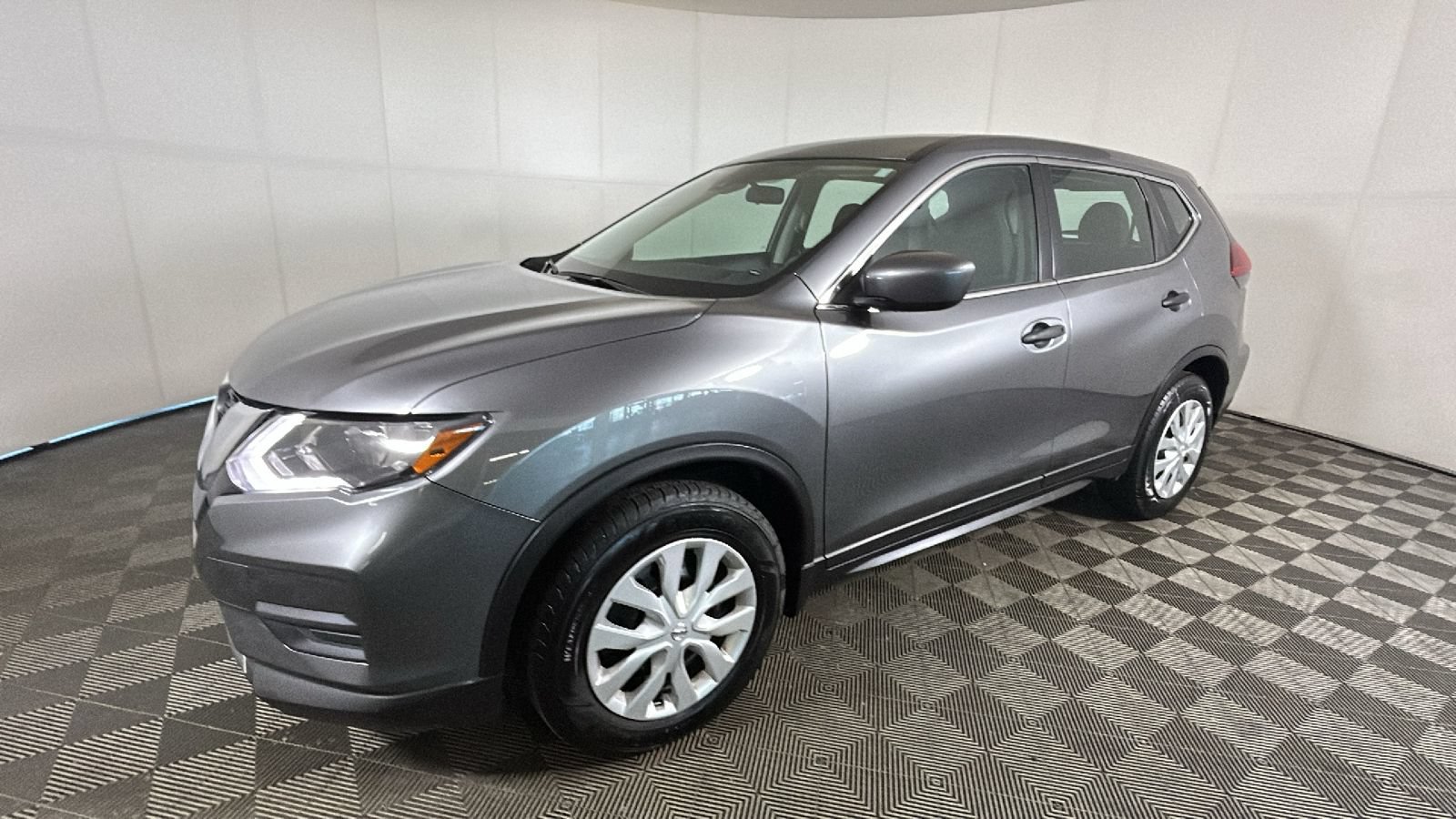 Used 2020 Nissan Rogue S FWD image 8