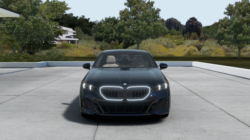 New 2027 BMW 550e xDrive AWD/4WD image 3