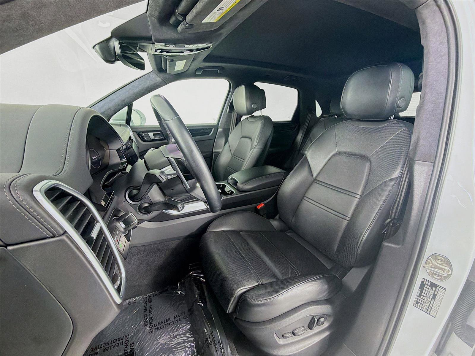 Used 2022 Porsche Cayenne Turbo AWD/4WD image 5