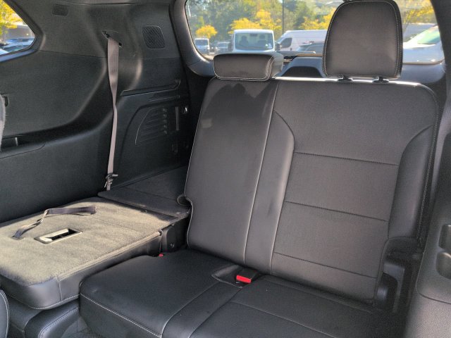 Used 2025 Buick Enclave Preferred FWD image 13
