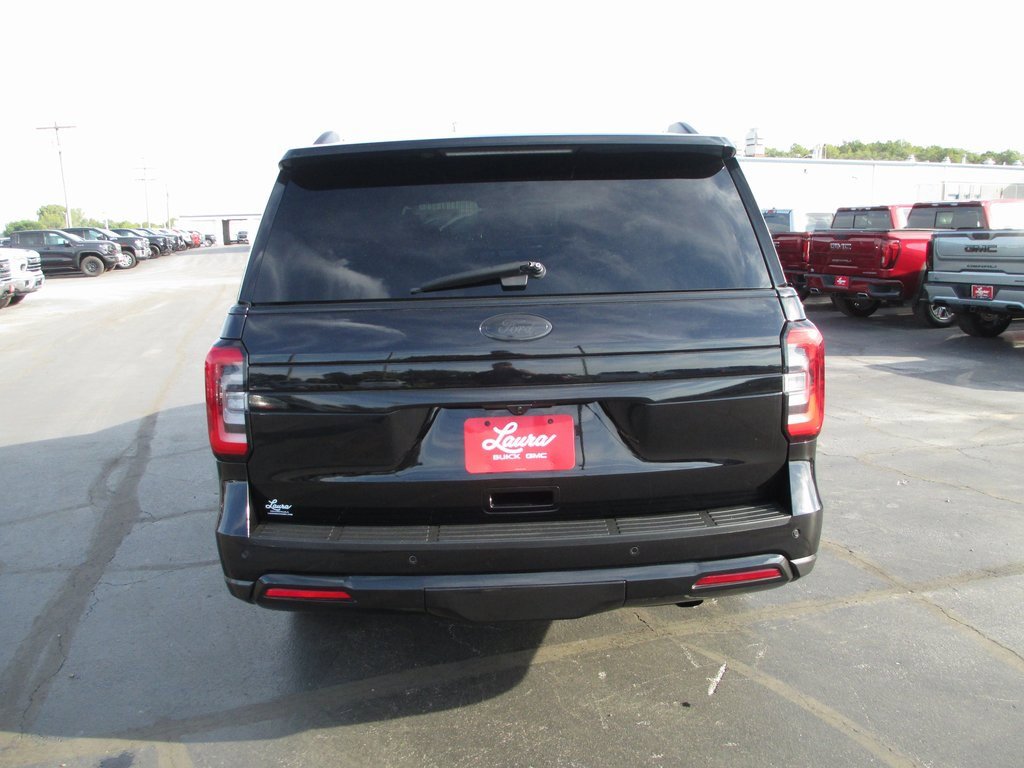 Used 2022 Ford Expedition Max Limited image 5