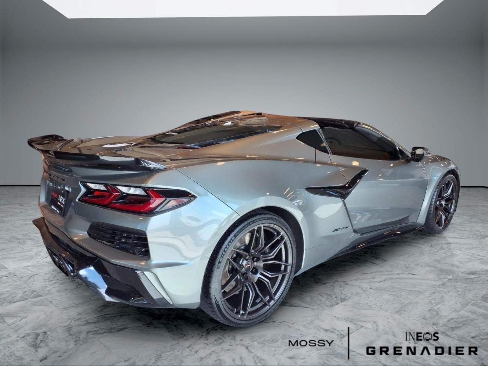 Used 2023 Chevrolet Corvette Z06 w/ Stealth Interior Trim Package RWD image 7