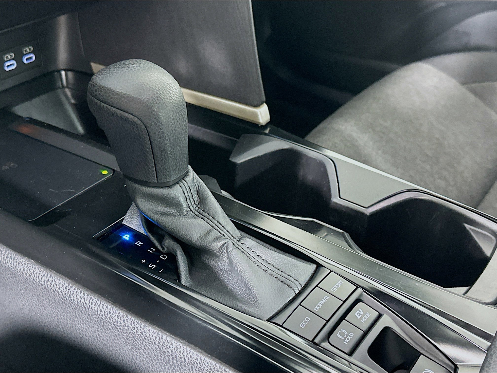 Used 2025 Toyota Camry LE image 25