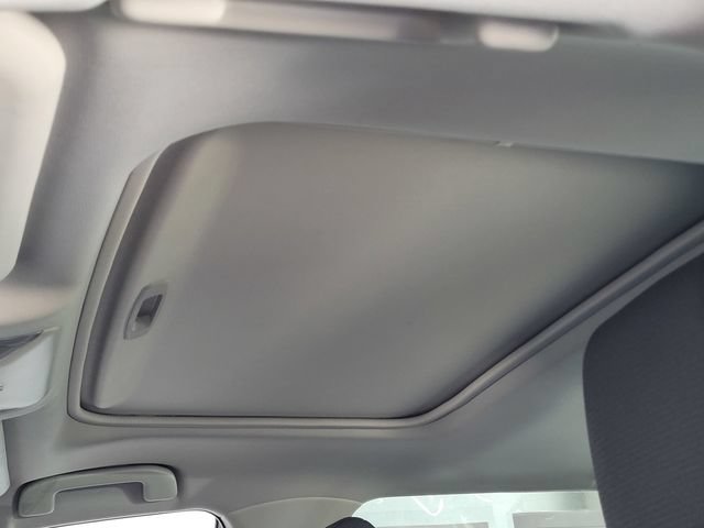 Used 2022 Toyota RAV4 XLE w/ Convenience Package FWD image 14