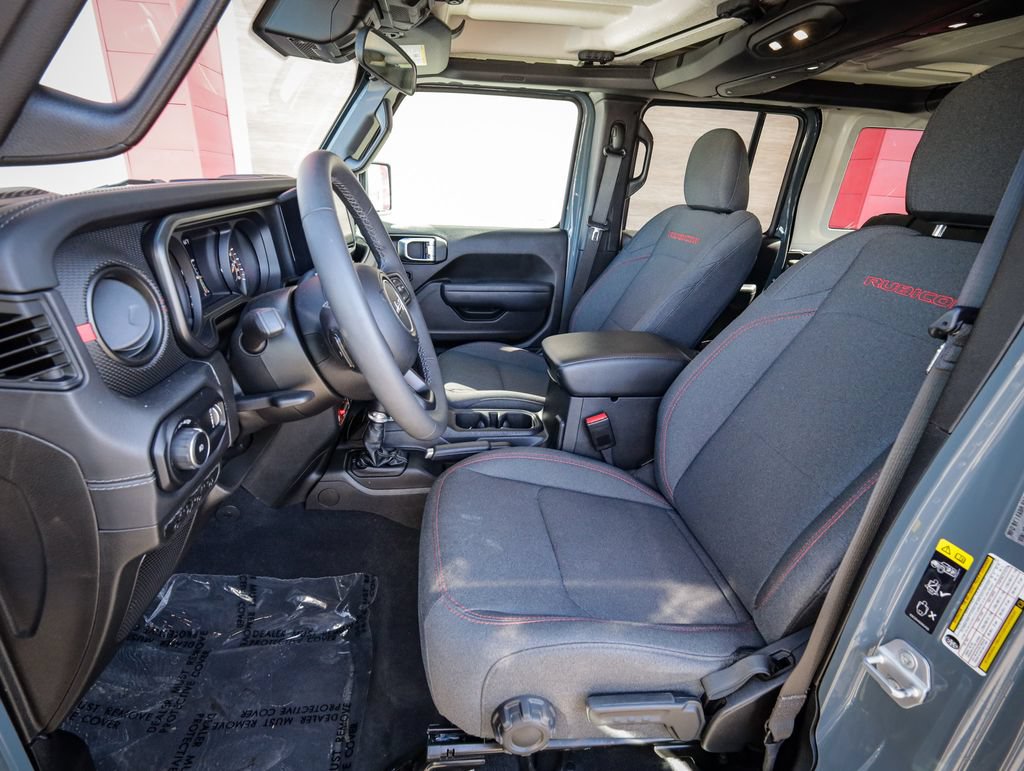 Used 2025 Jeep Wrangler Unlimited Rubicon AWD/4WD image 12