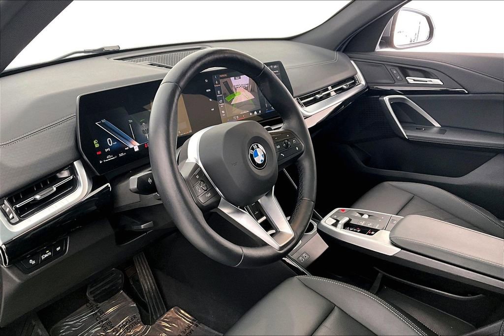 Used 2025 BMW X2 xDrive28i image 16