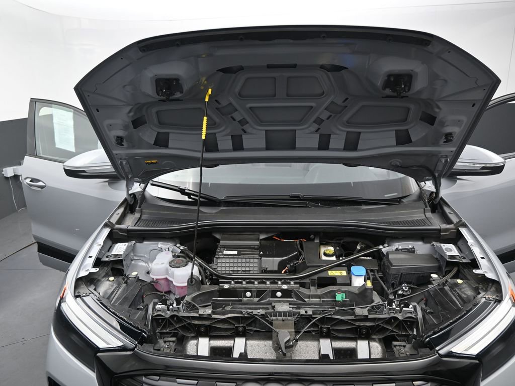 Used 2024 Audi Q4 e-tron Premium w/ Convenience Package image 39