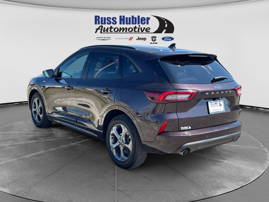 Used 2023 Ford Escape ST-Line w/ Tech Pack #1 FWD image 3