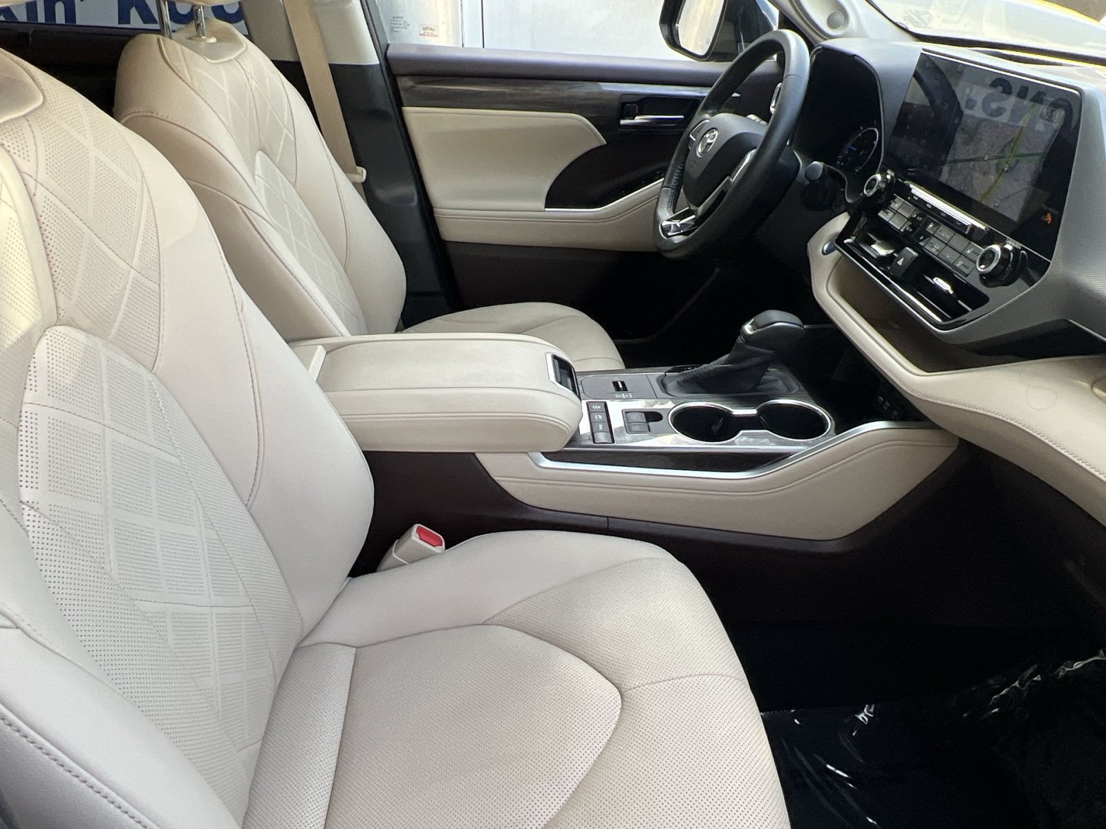 Used 2020 Toyota Highlander Platinum AWD/4WD image 26