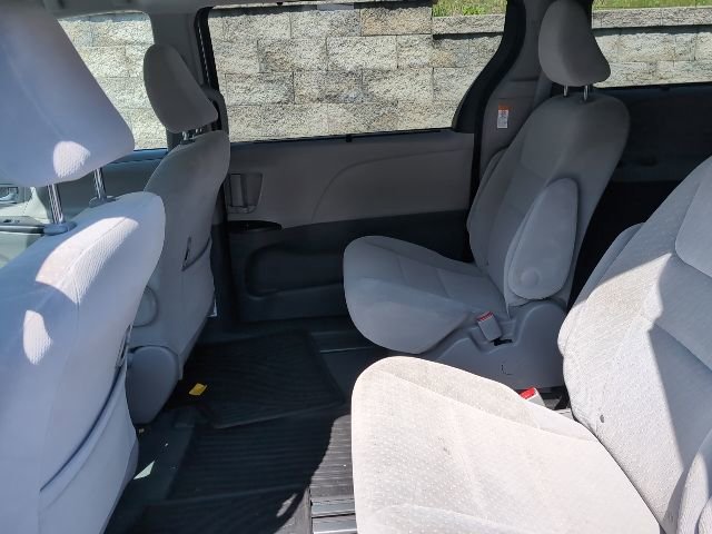 Used 2020 Toyota Sienna LE w/ LE Preferred Package AWD/4WD image 20