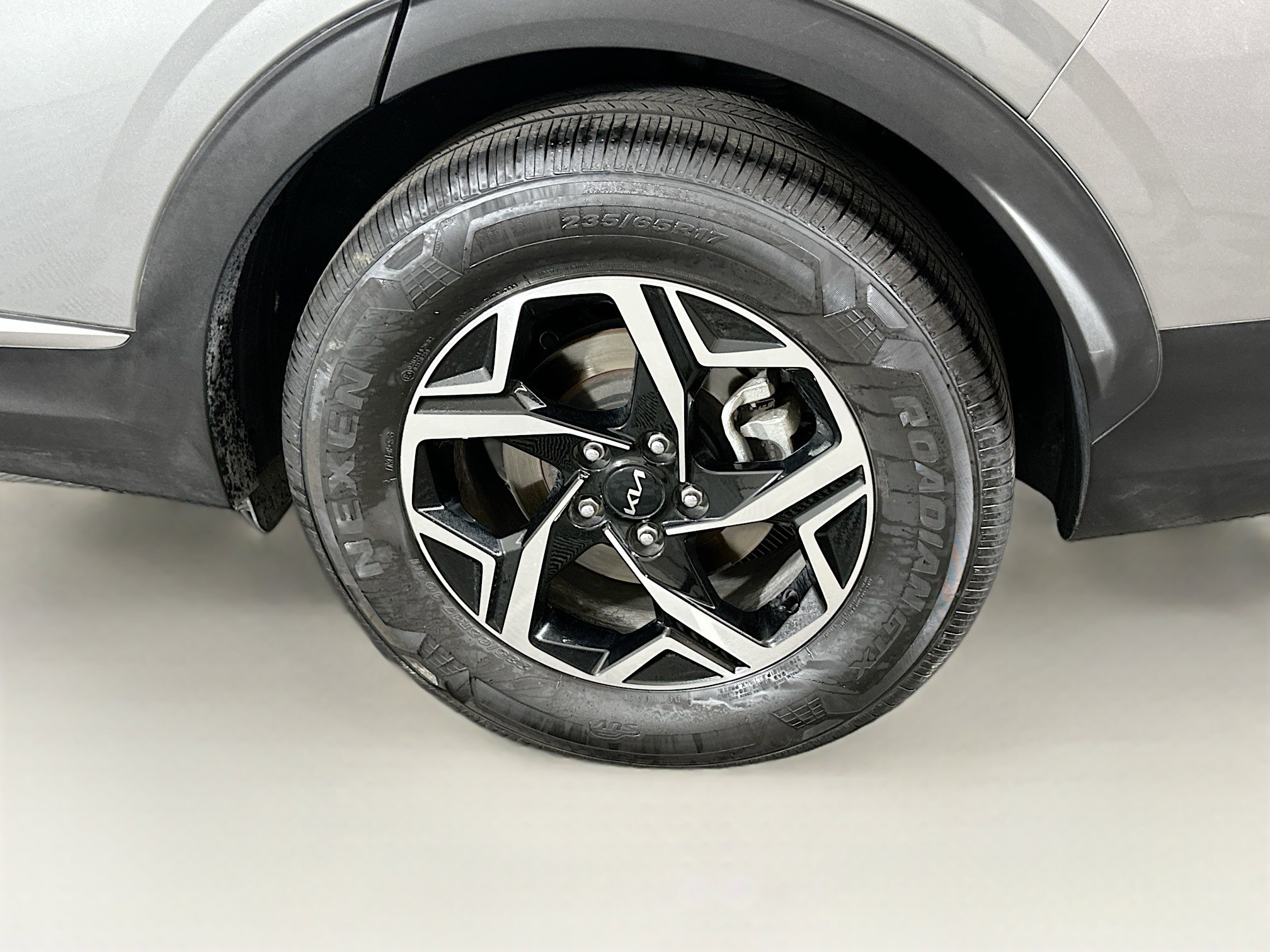 Used 2025 Kia Sportage LX image 11