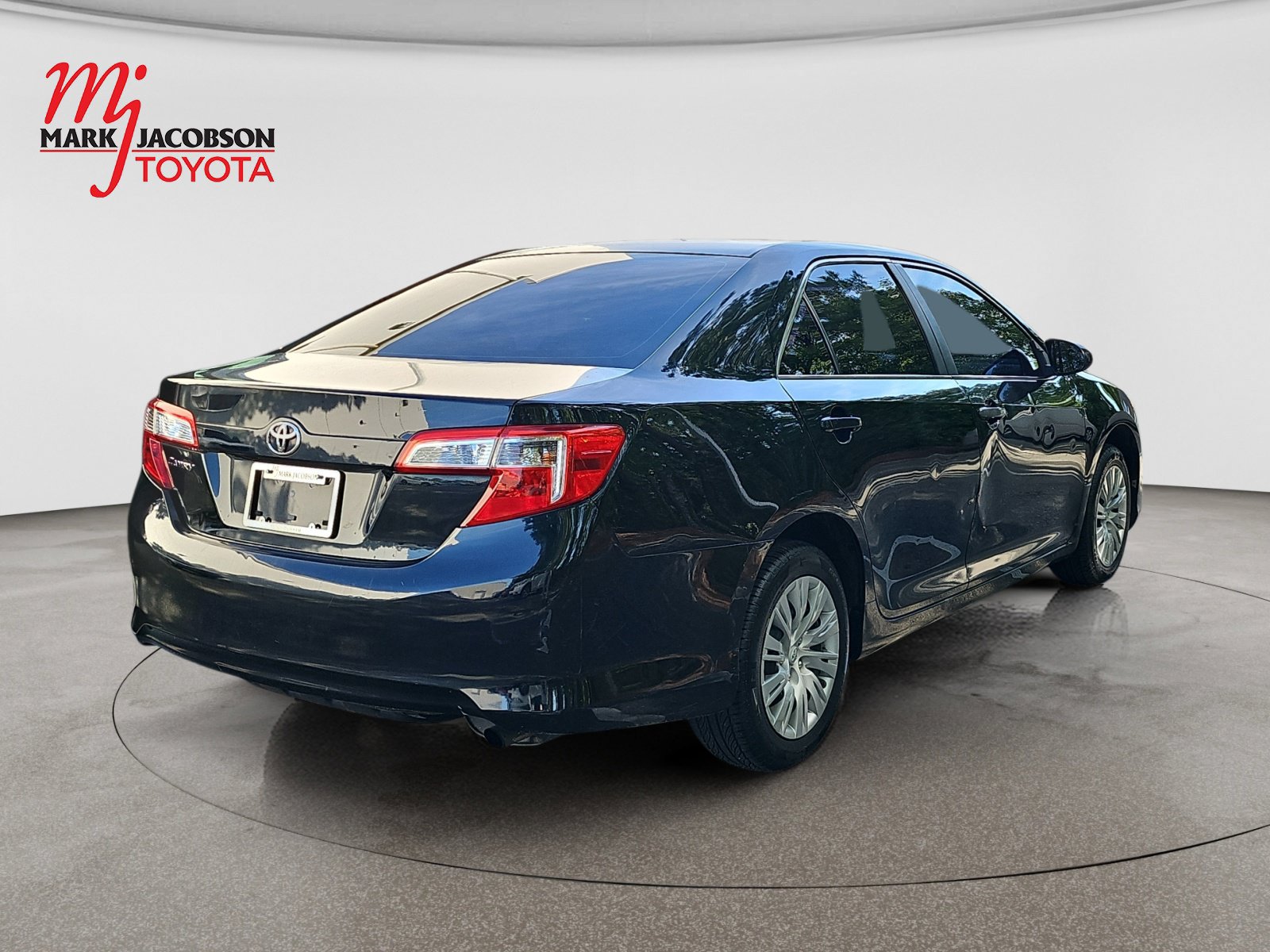 Used 2012 Toyota Camry FWD image 7