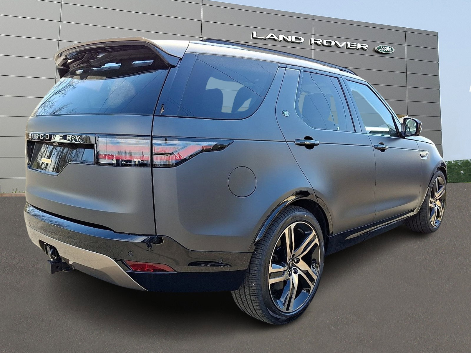 New 2026 Land Rover Discovery Limited Edition AWD/4WD image 2