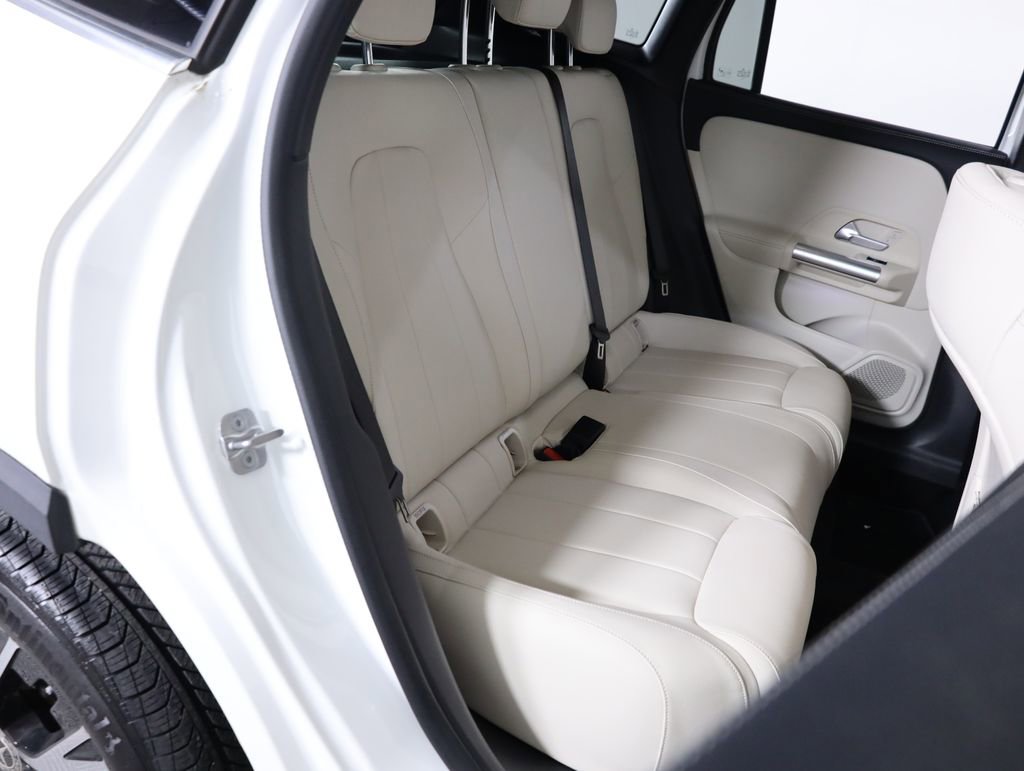 Used 2025 Mercedes-Benz GLA 250 4MATIC image 42