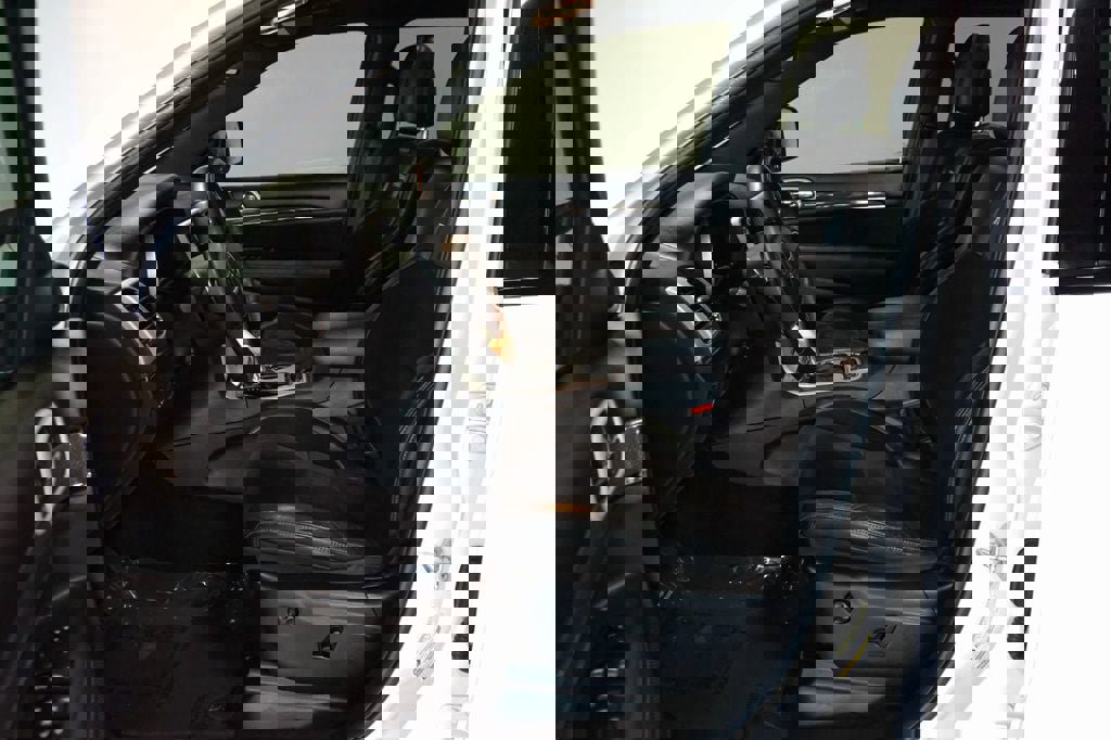 Used 2018 Jeep Grand Cherokee Trackhawk w/ Trailer Tow Group IV image 8