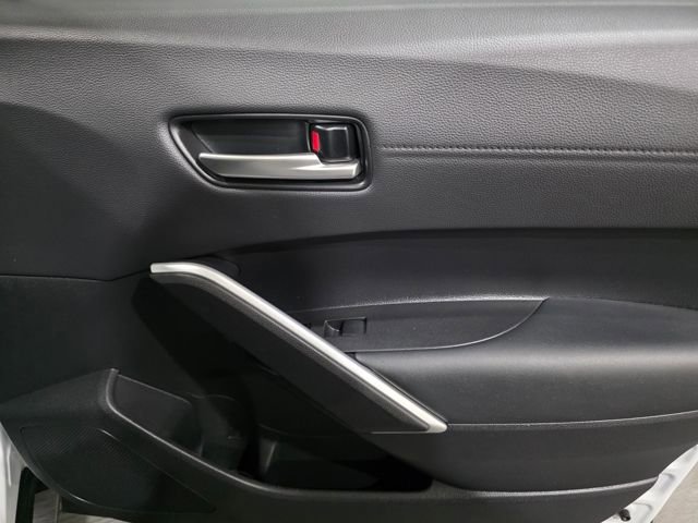 Used 2025 Toyota Corolla Cross XSE w/ Convenience Package image 13