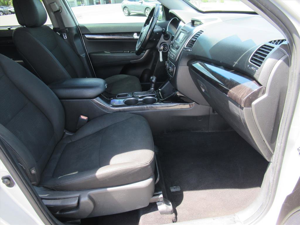 Used 2014 Kia Sorento LX image 10