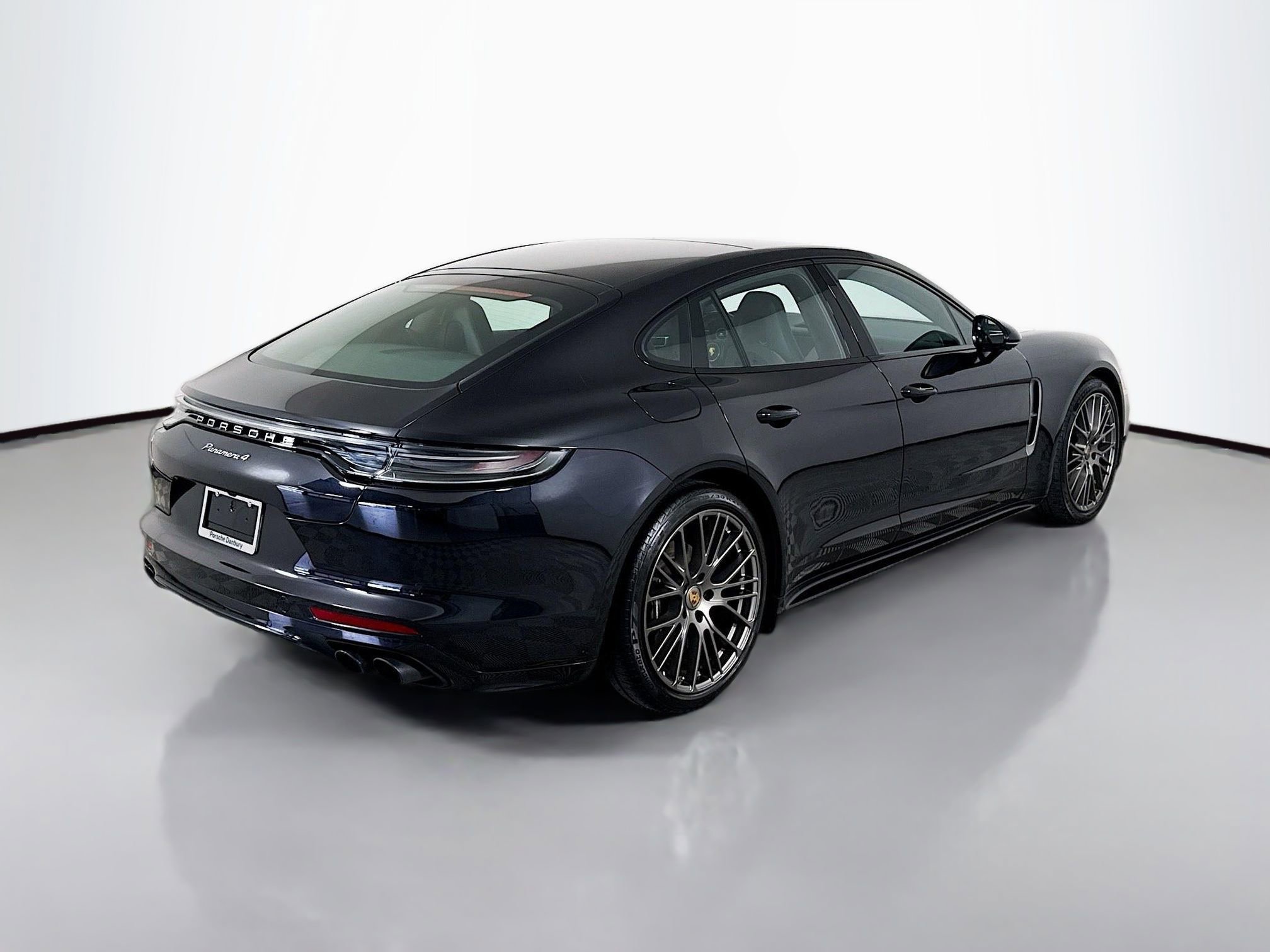 Certified 2023 Porsche Panamera 4 image 9