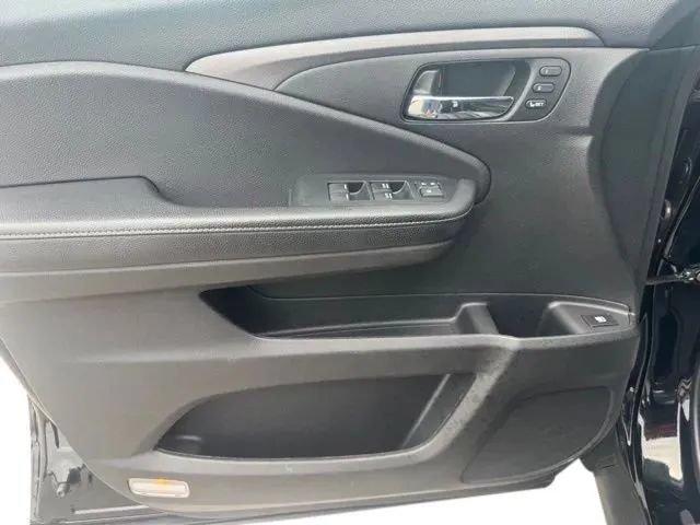 Used 2023 Honda Ridgeline RTL-E image 12