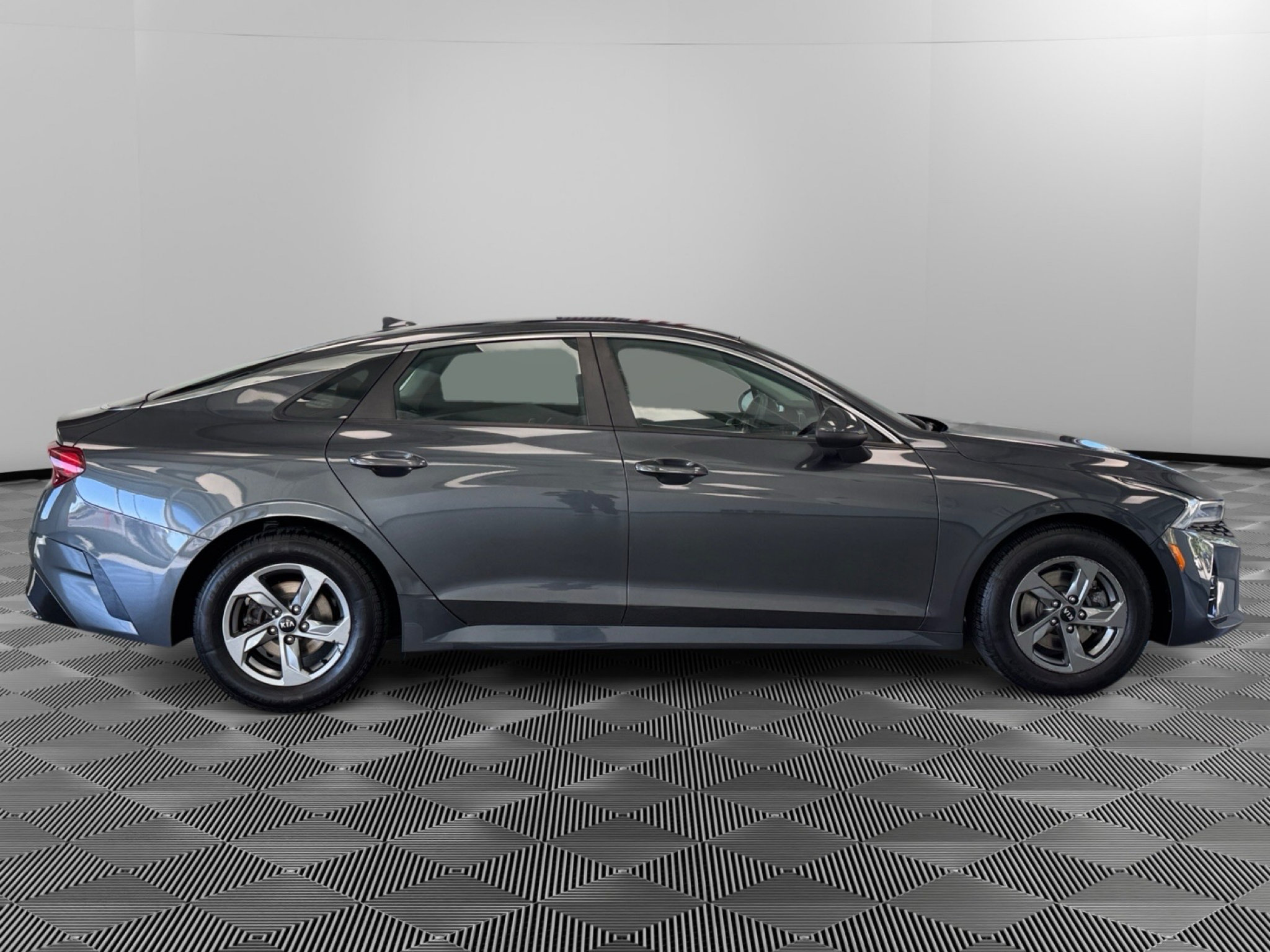 Used 2021 Kia K5 LXS FWD image 9