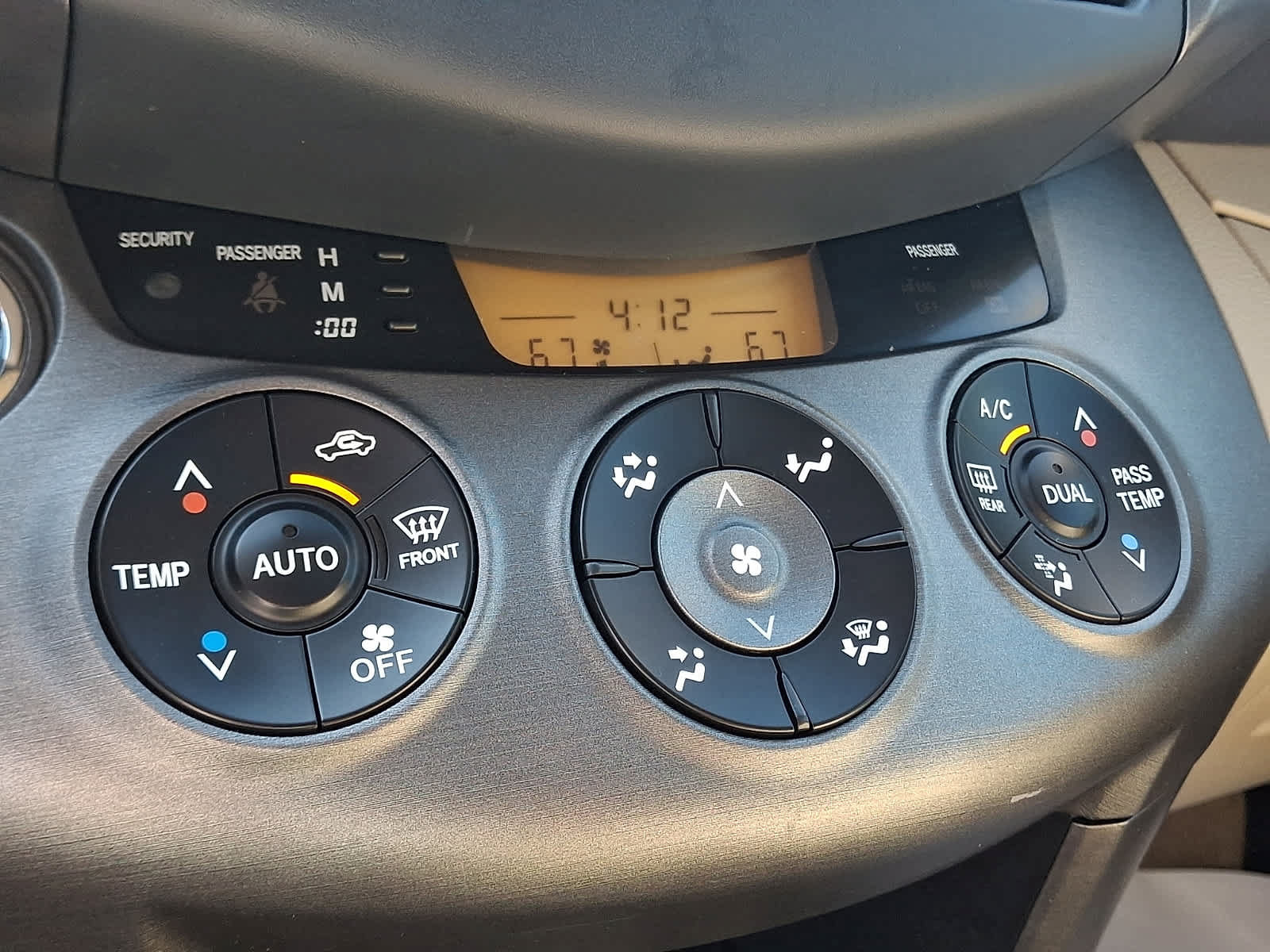 Used 2012 Toyota RAV4 Limited w/ Navigation Value Pkg AWD/4WD image 18