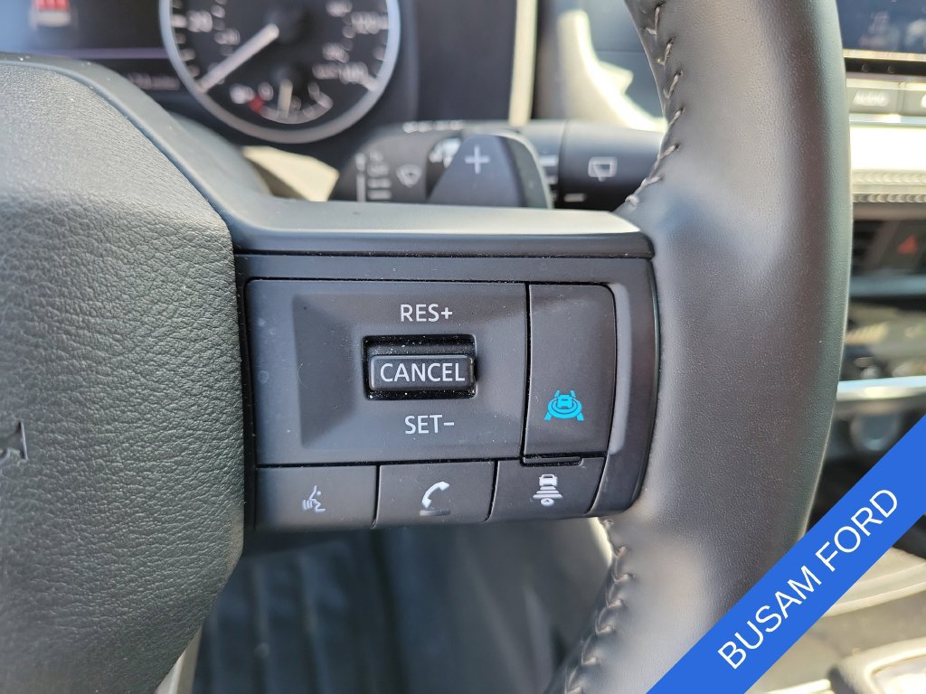 Used 2025 Nissan Rogue SV FWD image 23