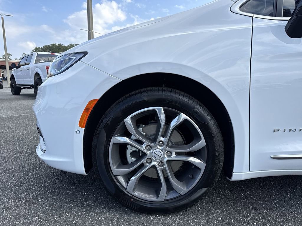 New 2026 Chrysler Pacifica Pinnacle image 10