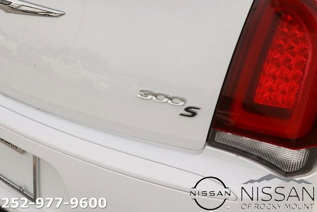 Used 2020 Chrysler 300 S RWD image 7