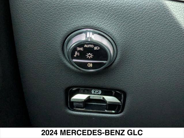 Used 2024 Mercedes-Benz GLC 300 SUV image 19