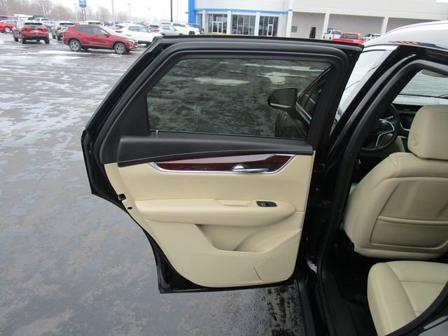 Used 2017 Cadillac XT5 Luxury image 18